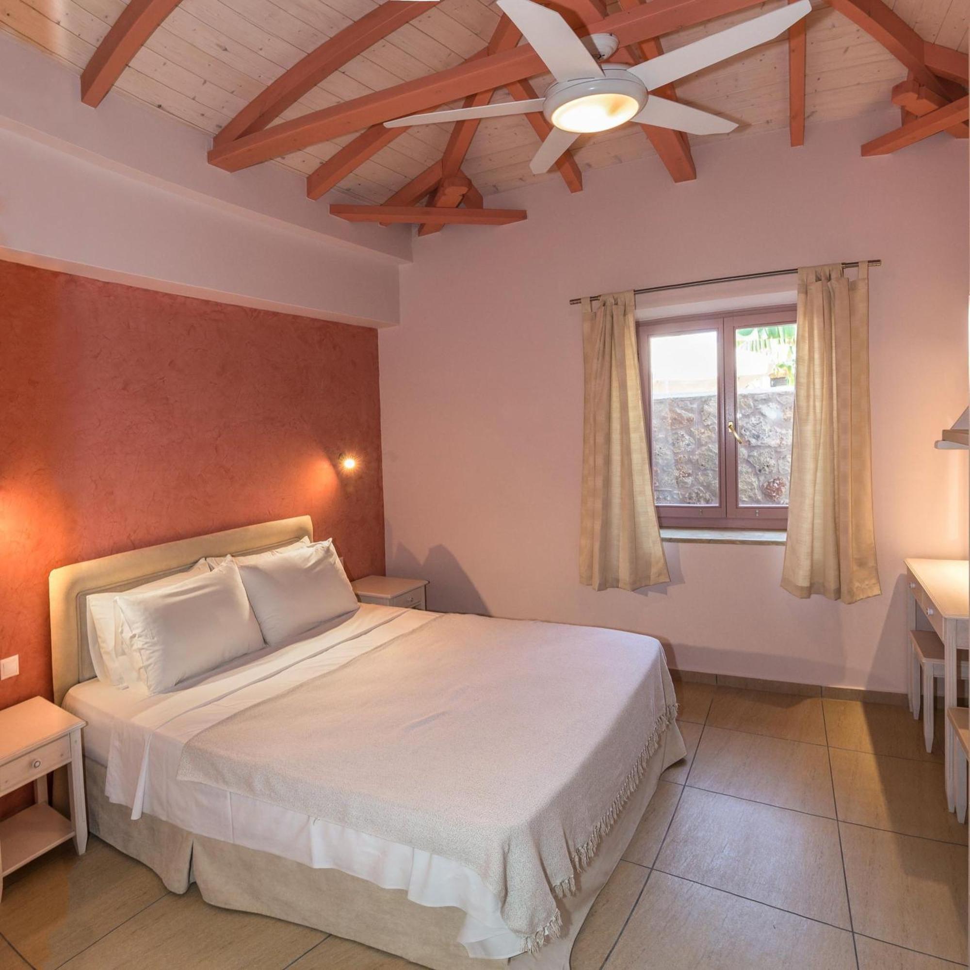 Athena'S Cottage Stoupa Exterior photo